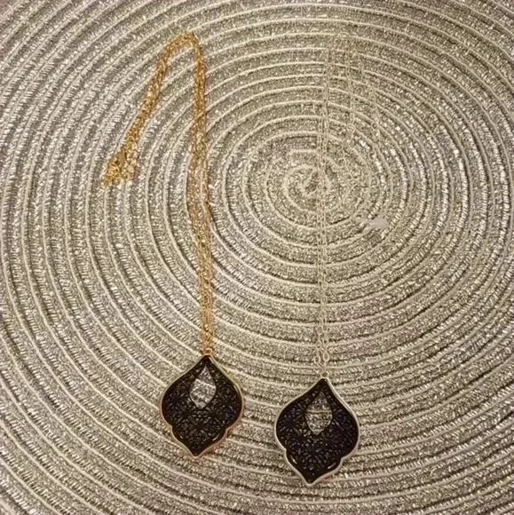 SET OF 2 BLACK GOLD SILVER NECKLACES - Picture 4 of 4